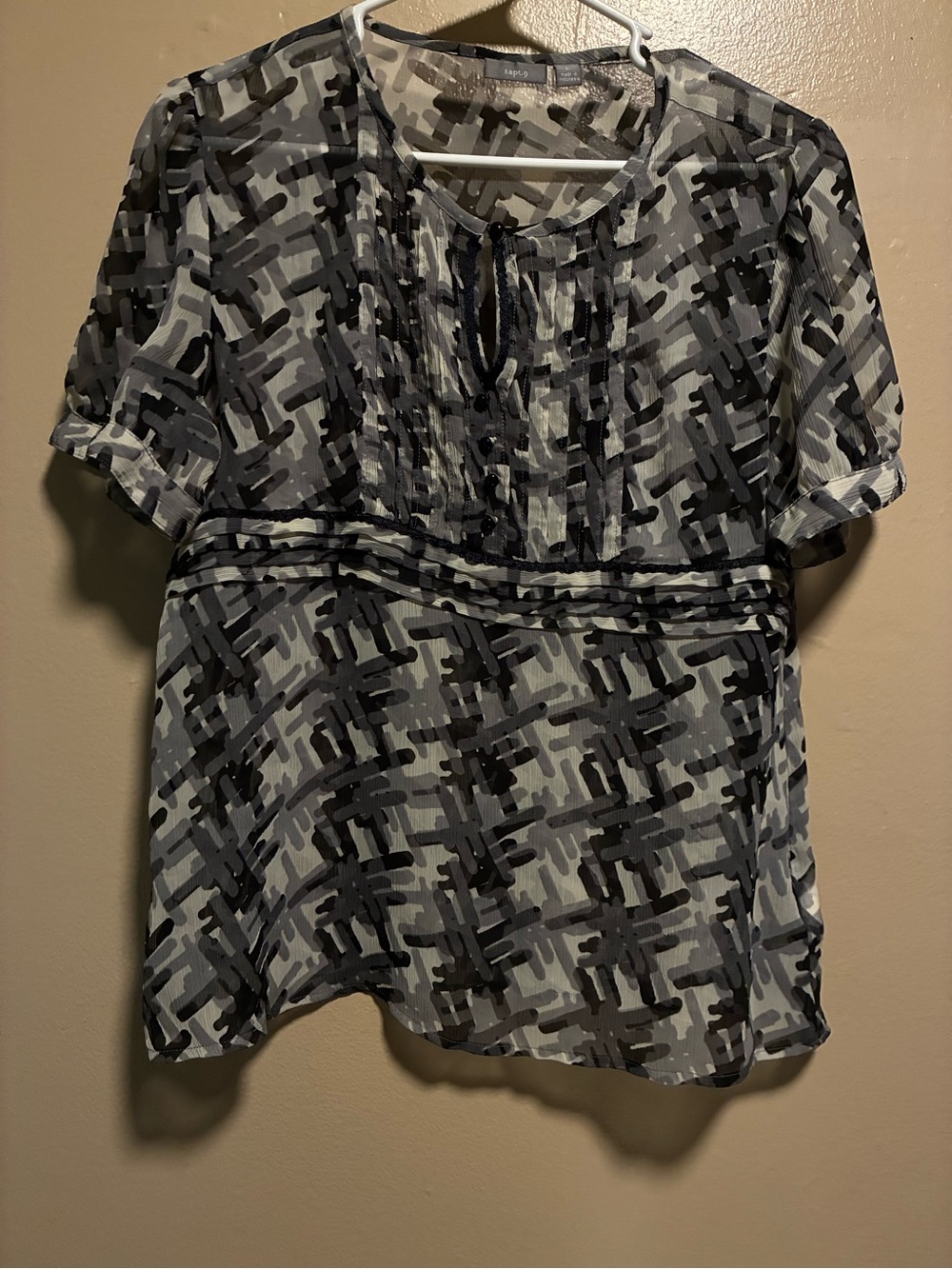 Apt. 9 Black & Gray Short-Sleeve Patterned Blouse